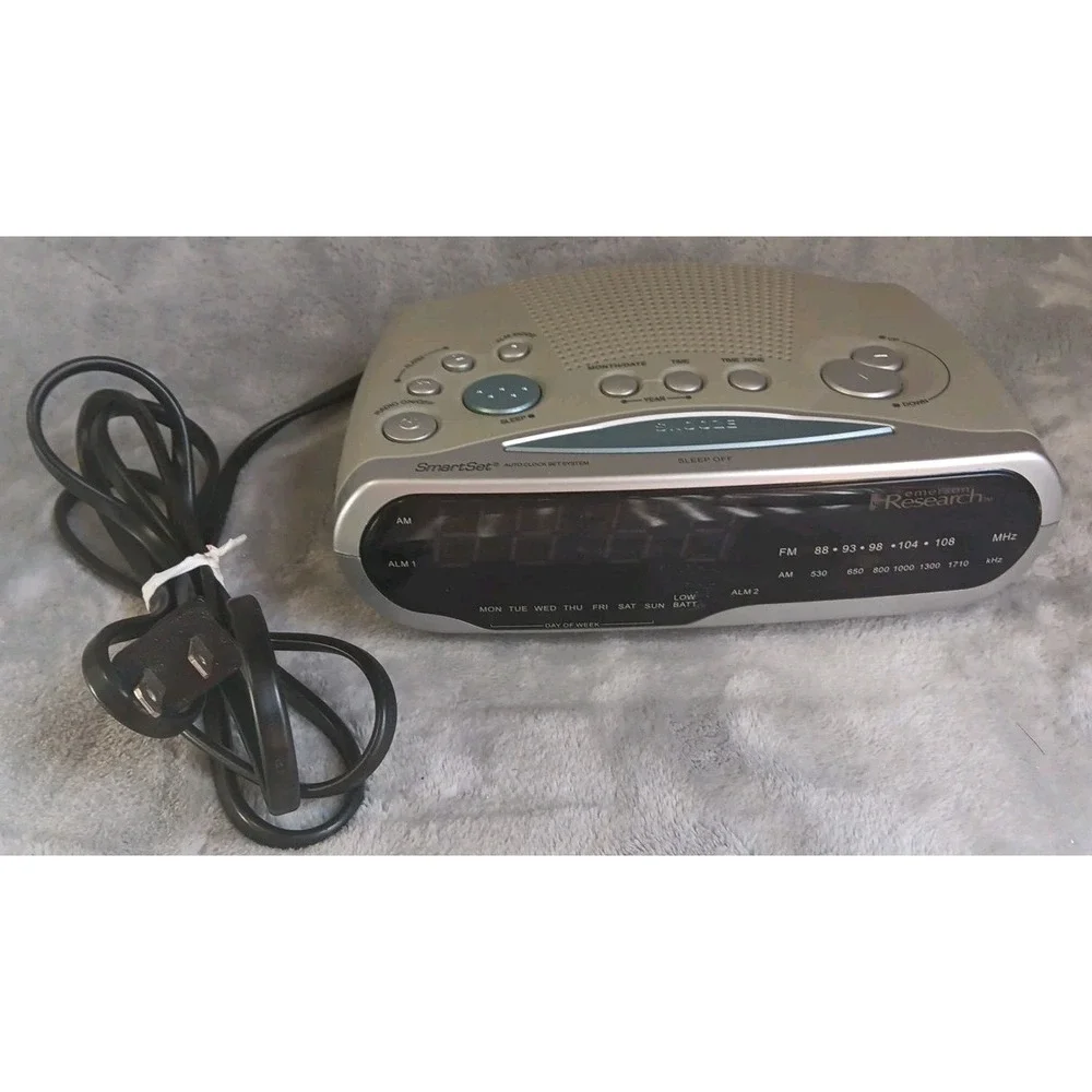 Emerson‎ CKS1850 Research SmartSet AM FM 2-Alarm Clock Radio Blue Dimmer Tested